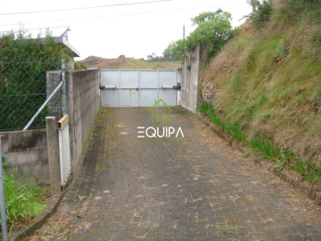 Moradia T4 para Venda em Pombeiro de Ribavizela