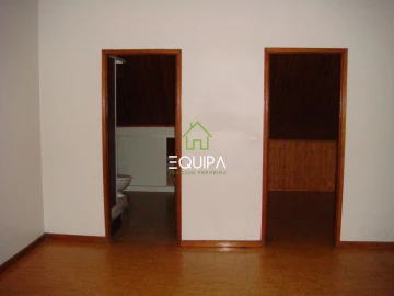 Moradia T4 para Venda em Pombeiro de Ribavizela