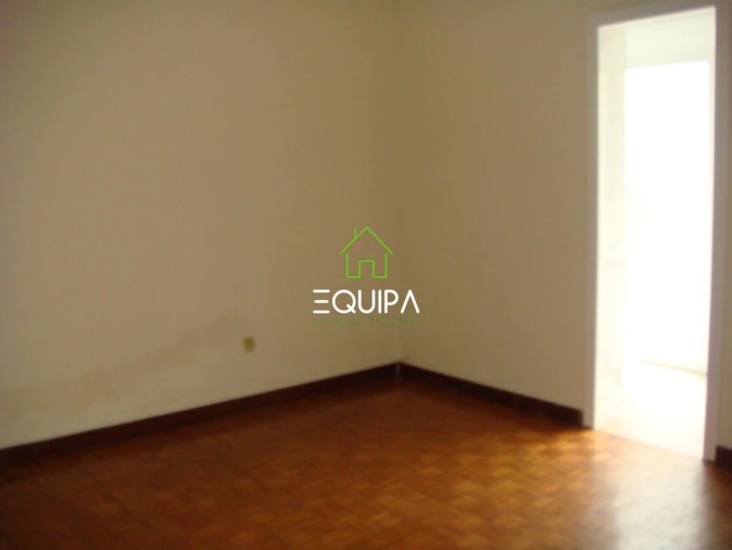 Moradia T4 para Venda em Pombeiro de Ribavizela Foto 46