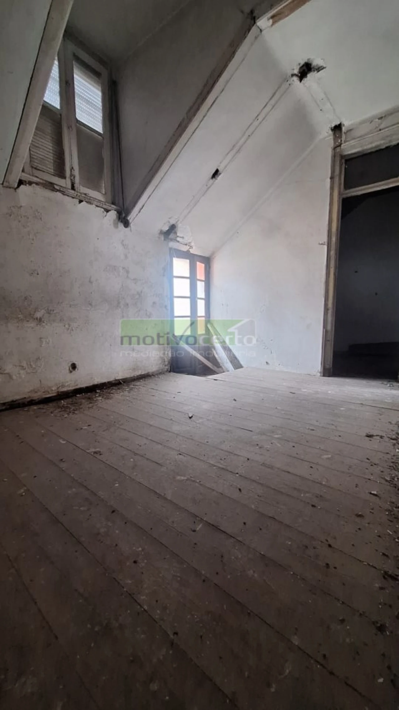 Moradia T2 para Venda em Campolide Foto 7