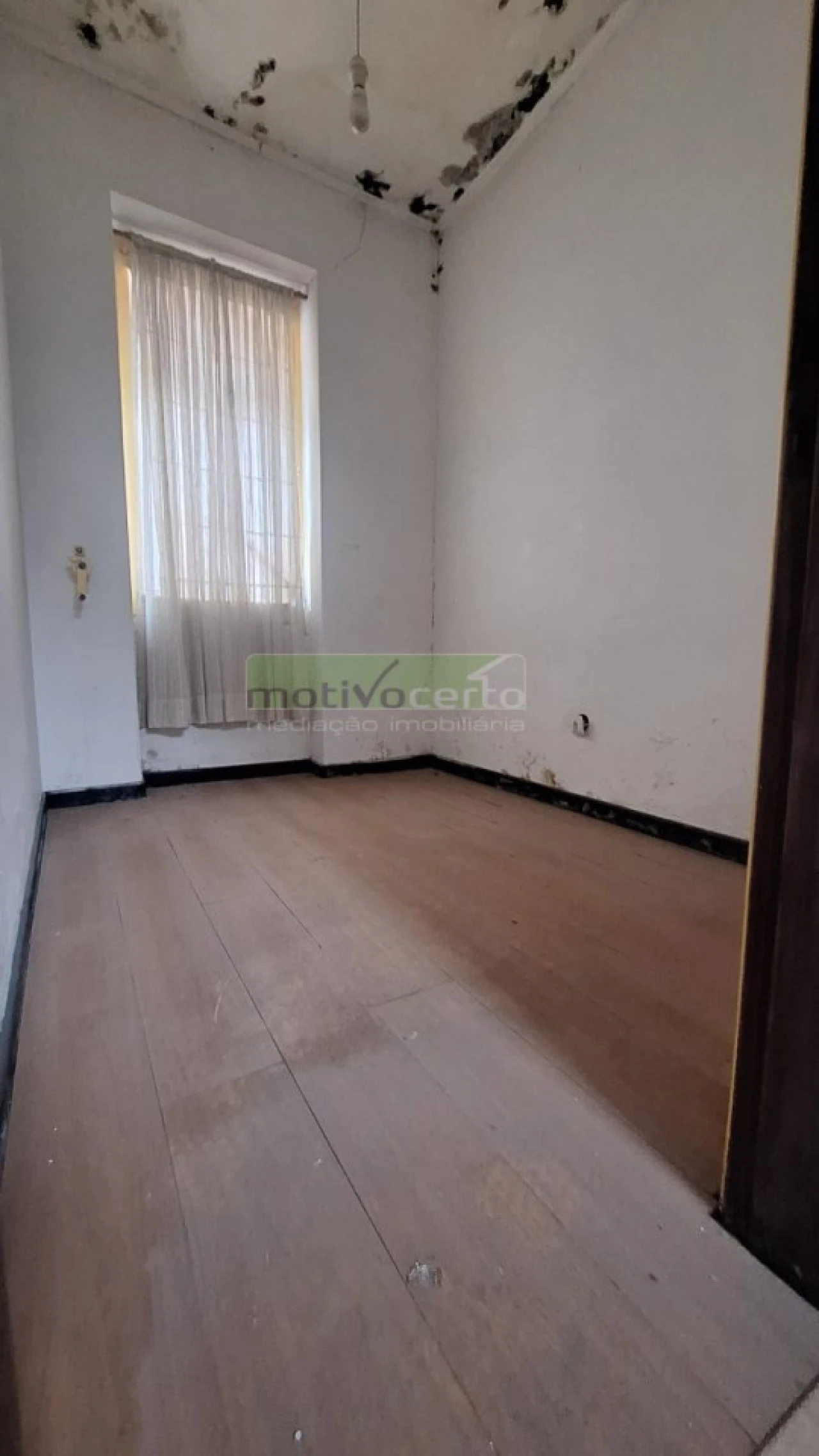 Moradia T2 para Venda em Campolide Foto 17