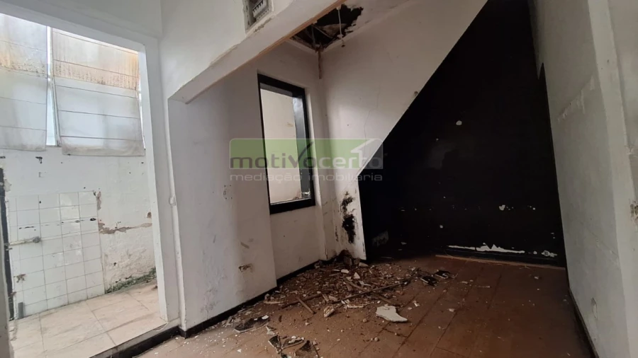 Apartamento T2 para Venda em Campolide Foto 5