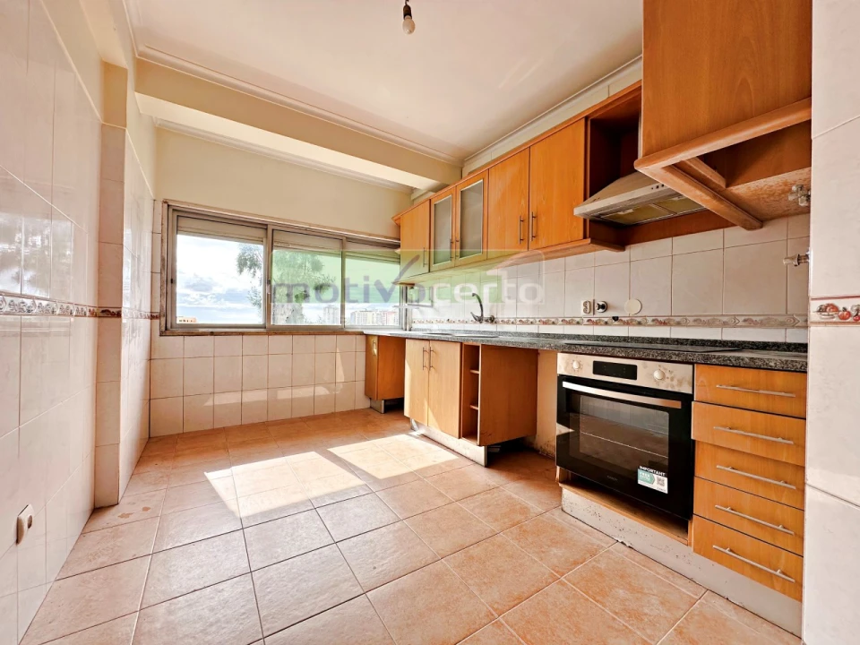 Apartamento T2 para Venda em Queluz e Belas Foto 1