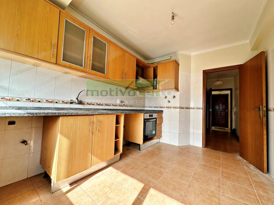 Apartamento T2 para Venda em Queluz e Belas Foto 2