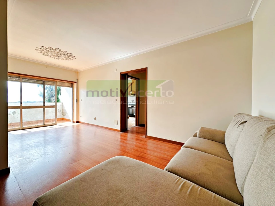 Apartamento T2 para Venda em Queluz e Belas Foto 4