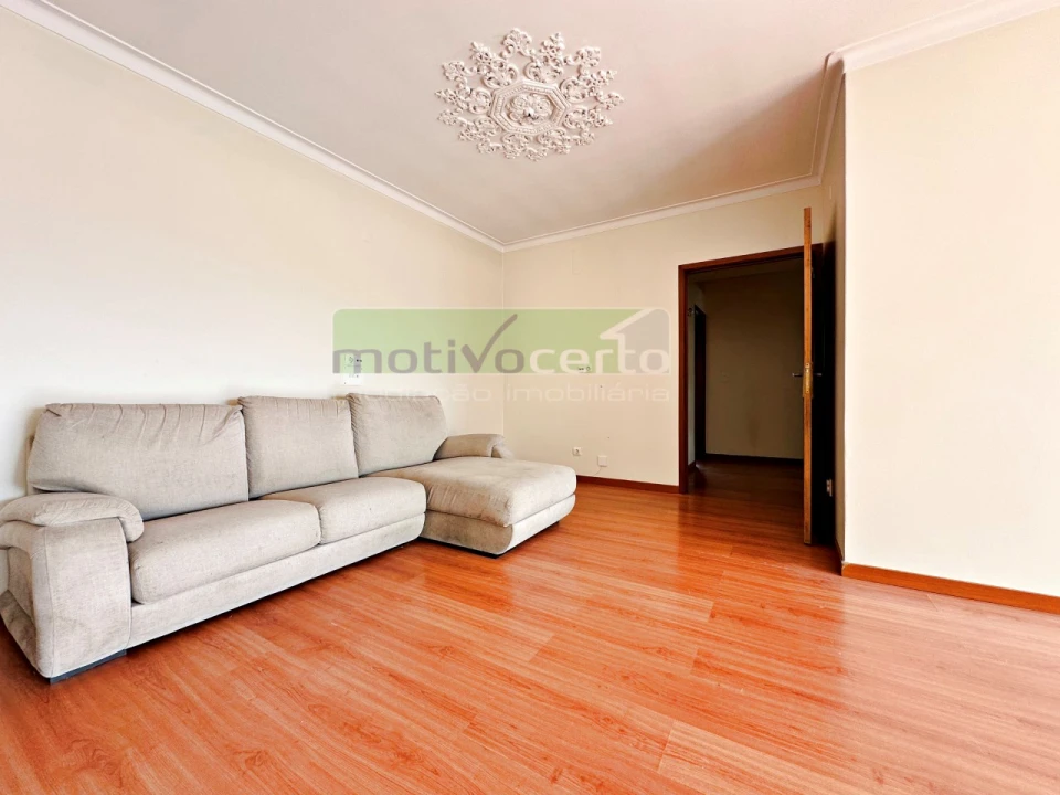 Apartamento T2 para Venda em Queluz e Belas Foto 6