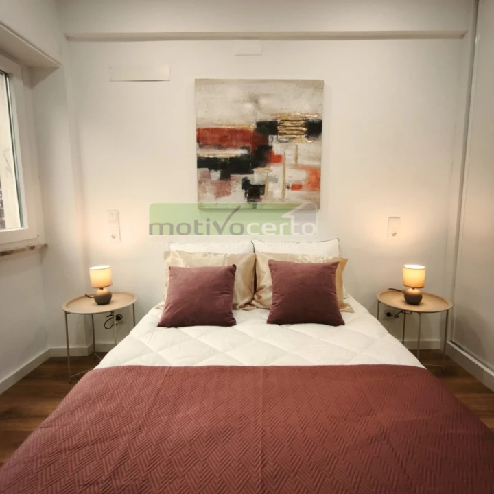 Apartamento T2 para Venda em Benfica Foto 4