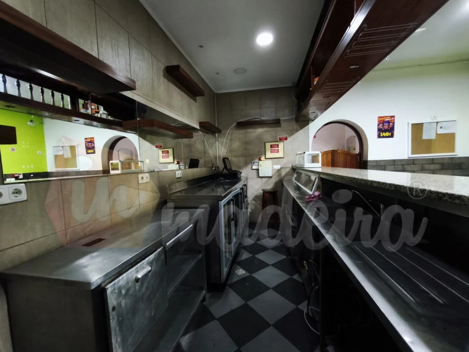 Negócio para Venda em Camacha Foto 7