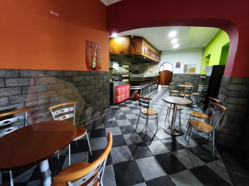 Negócio para Venda em Camacha Foto 10