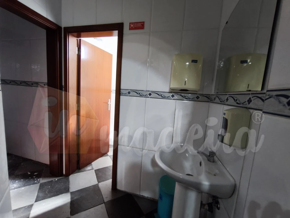 Negócio para Venda em Camacha Foto 12