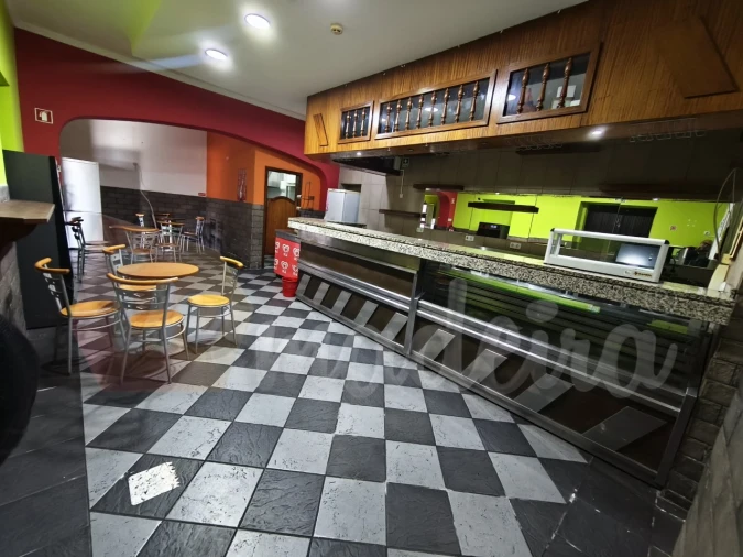 Negócio para Venda em Camacha Foto 11