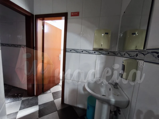 Negócio para Venda em Camacha Foto 12