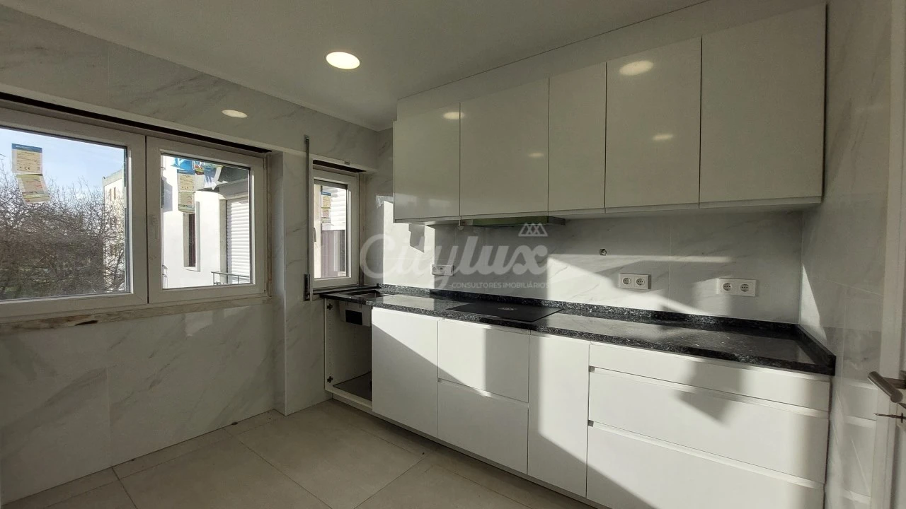 Apartamento T2 para Venda em Venteira Foto 7