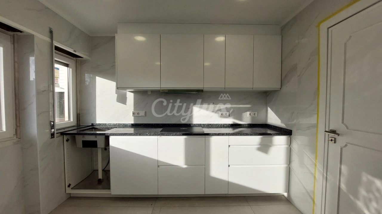 Apartamento T2 para Venda em Venteira Foto 8