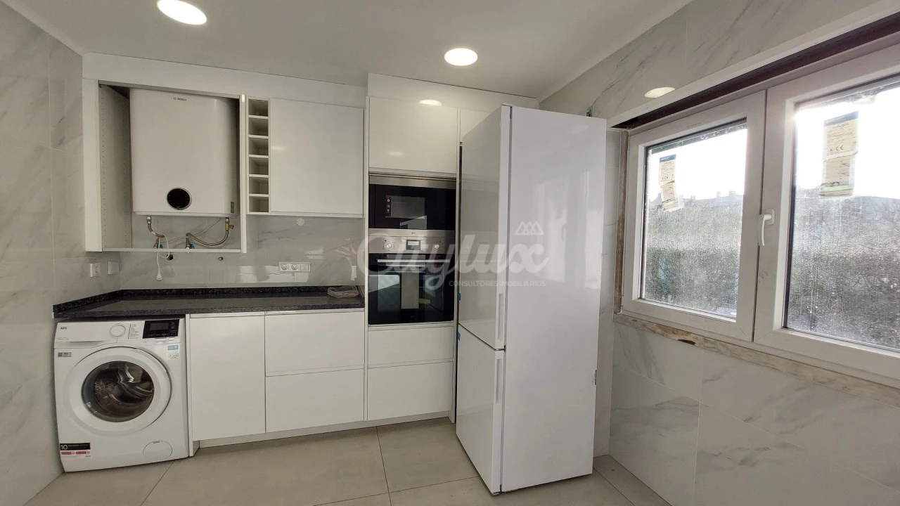 Apartamento T2 para Venda em Venteira Foto 12