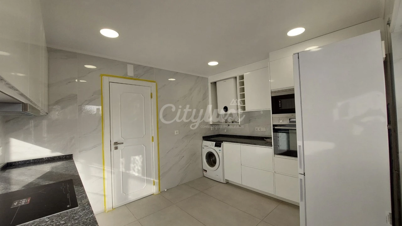 Apartamento T2 para Venda em Venteira Foto 13