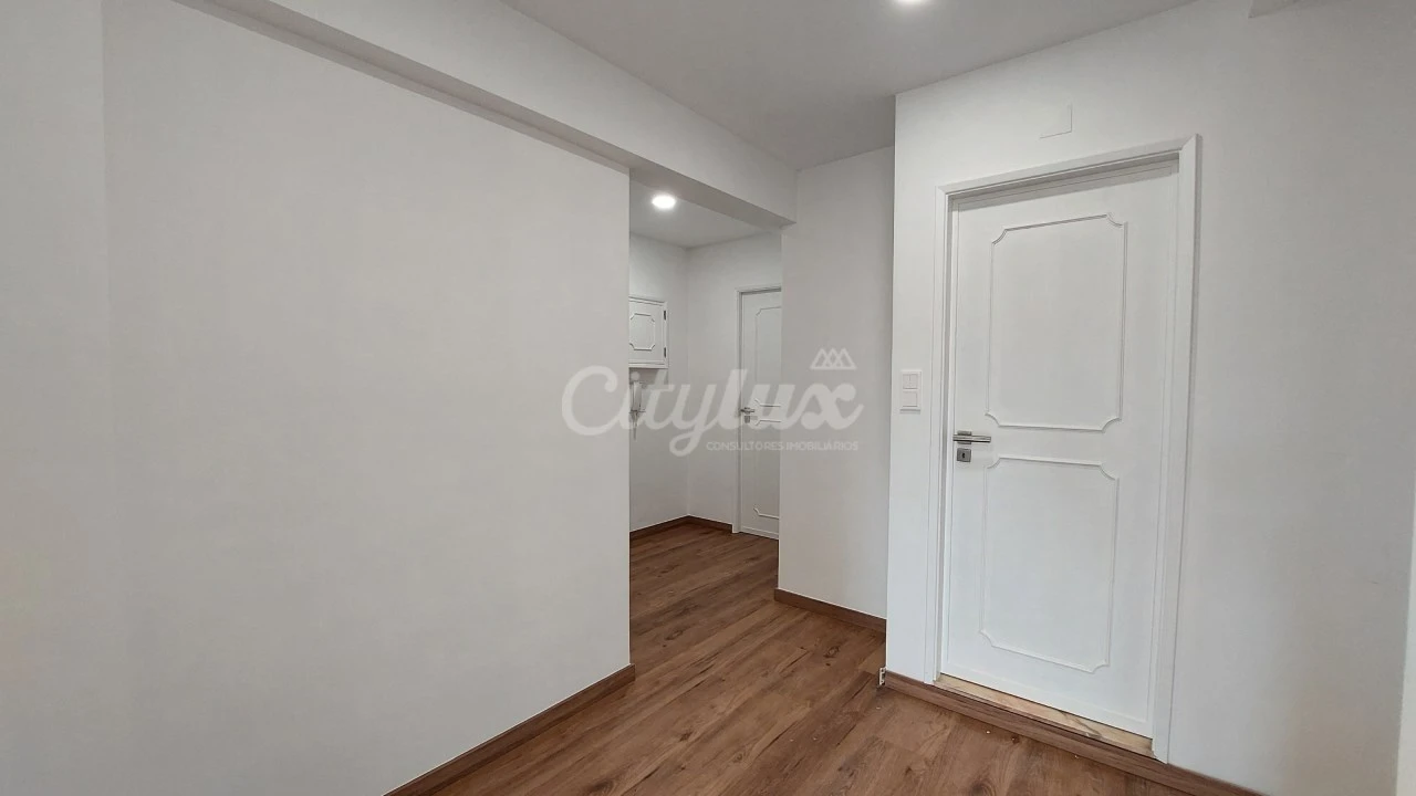 Apartamento T2 para Venda em Venteira Foto 21