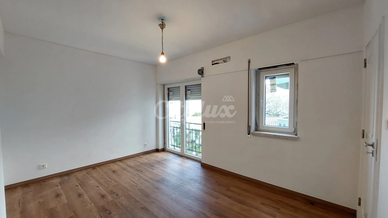 Apartamento T2 para Venda em Venteira Foto 24