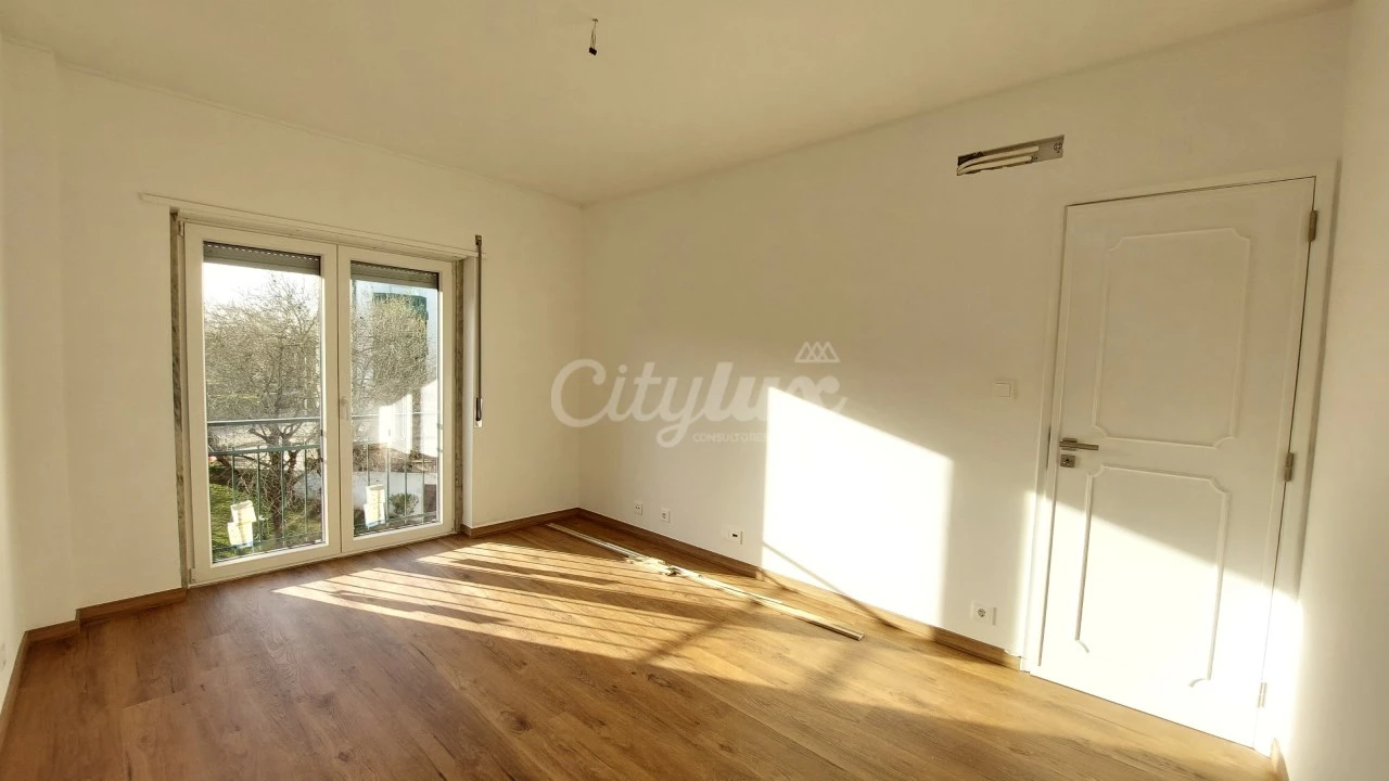 Apartamento T2 para Venda em Venteira Foto 34