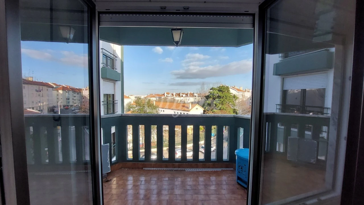 Apartamento T2 para Venda em Venteira Foto 2