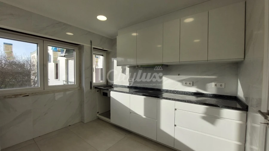 Apartamento T2 para Venda em Venteira Foto 7