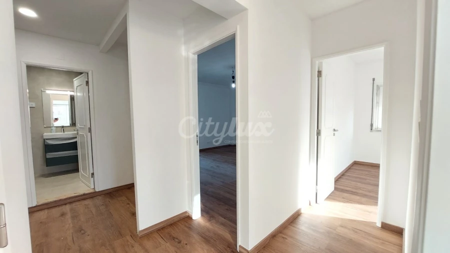 Apartamento T2 para Venda em Venteira Foto 19