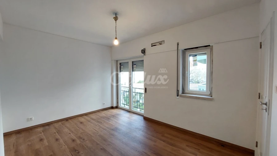 Apartamento T2 para Venda em Venteira Foto 24