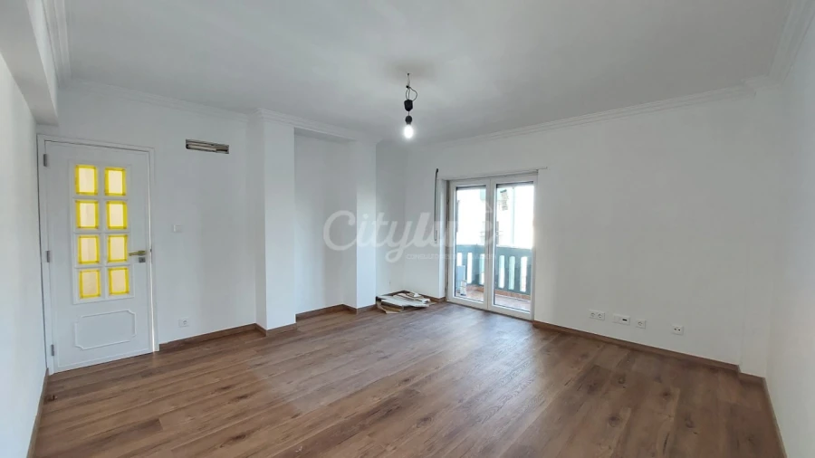 Apartamento T2 para Venda em Venteira Foto 5