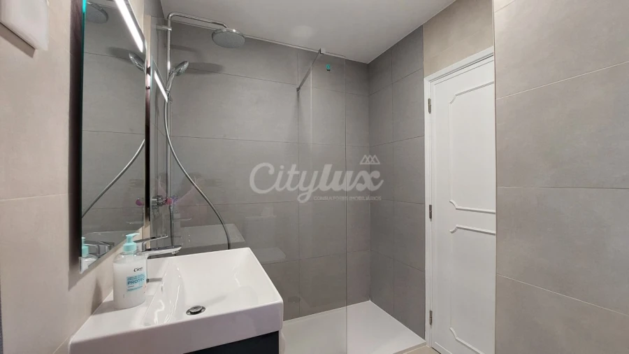 Apartamento T2 para Venda em Venteira Foto 26