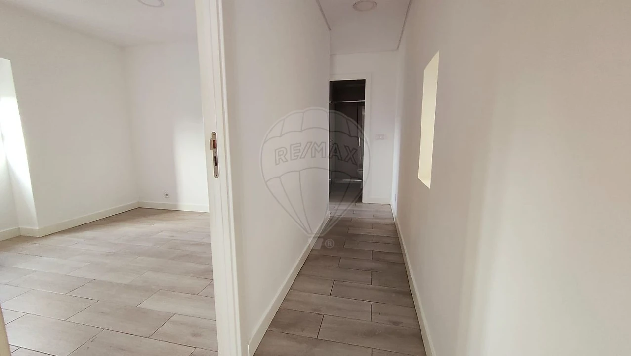 Apartamento T2 para Venda em Almargem do Bispo, Pêro Pinheiro e Montelavar Foto 9