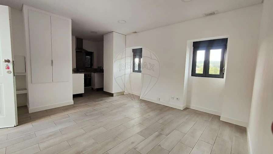 Apartamento T2 para Venda em Almargem do Bispo, Pêro Pinheiro e Montelavar Foto 1