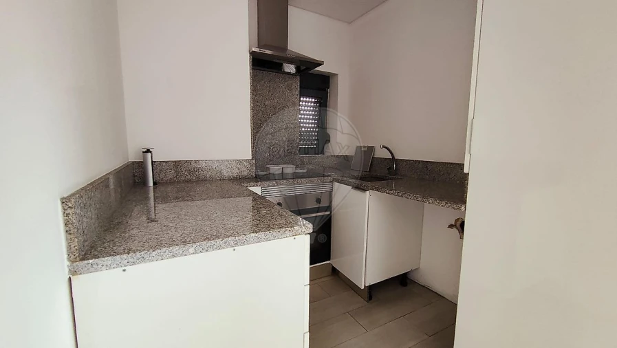 Apartamento T2 para Venda em Almargem do Bispo, Pêro Pinheiro e Montelavar Foto 4