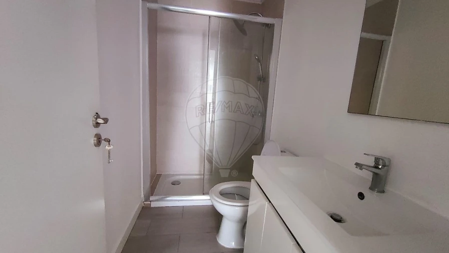 Apartamento T2 para Venda em Almargem do Bispo, Pêro Pinheiro e Montelavar Foto 7