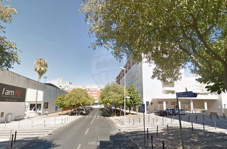 Garagem para Arrendamento em Parque das Nações Foto 1