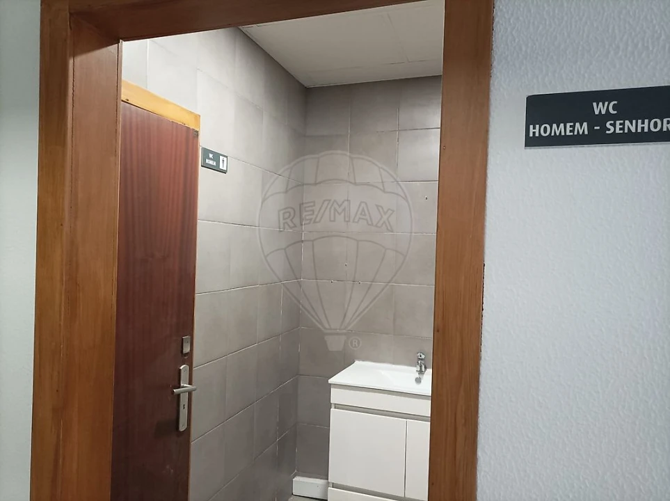 Loja para Venda em Mafamude e Vilar do Paraíso Foto 6