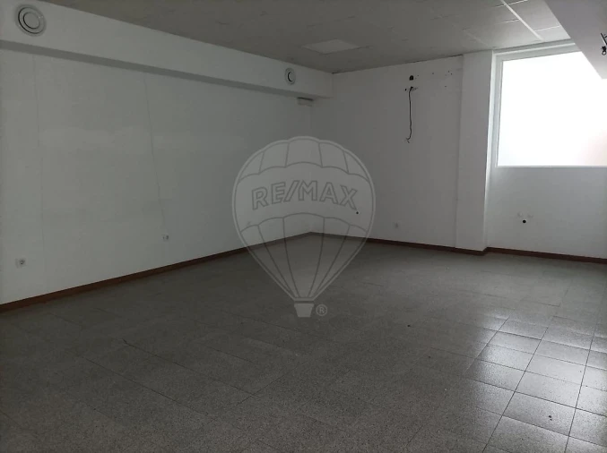 Loja para Venda em Mafamude e Vilar do Paraíso Foto 16