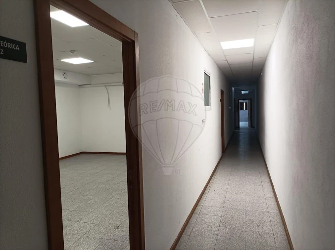 Loja para Venda em Mafamude e Vilar do Paraíso Foto 15