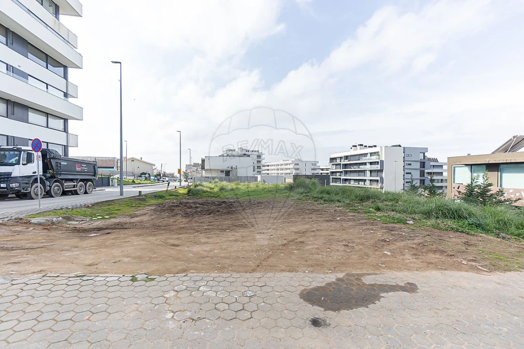 Terreno para Venda em Mafamude e Vilar do Paraíso Foto 14