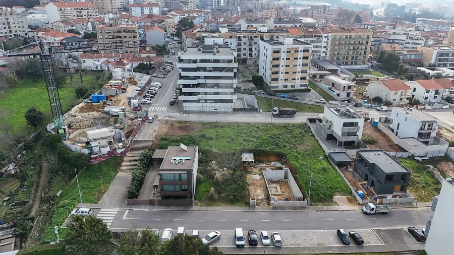 Terreno para Venda em Mafamude e Vilar do Paraíso Foto 26