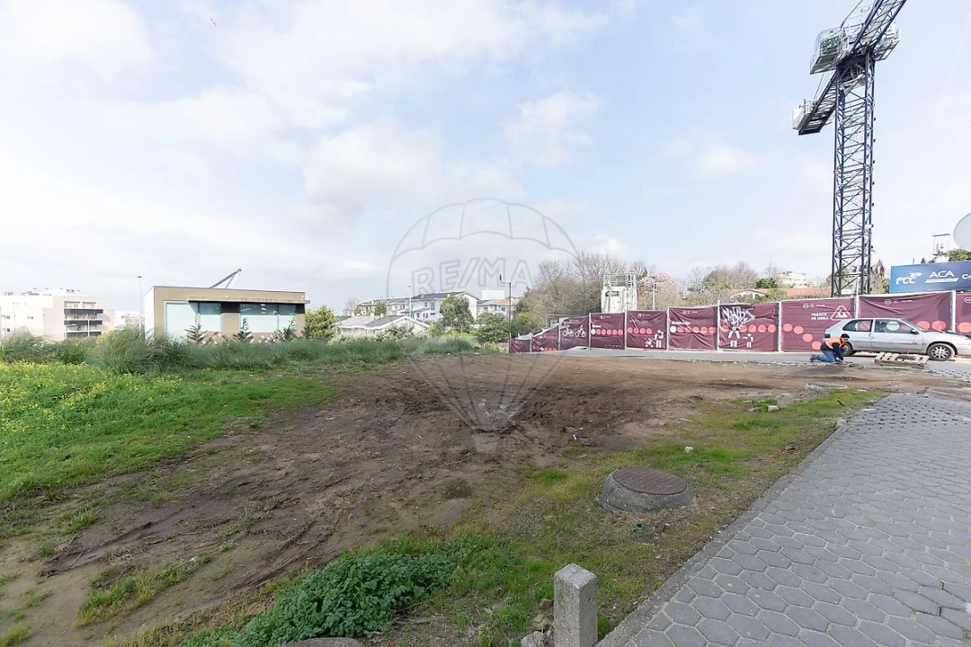 Terreno para Venda em Mafamude e Vilar do Paraíso Foto 17