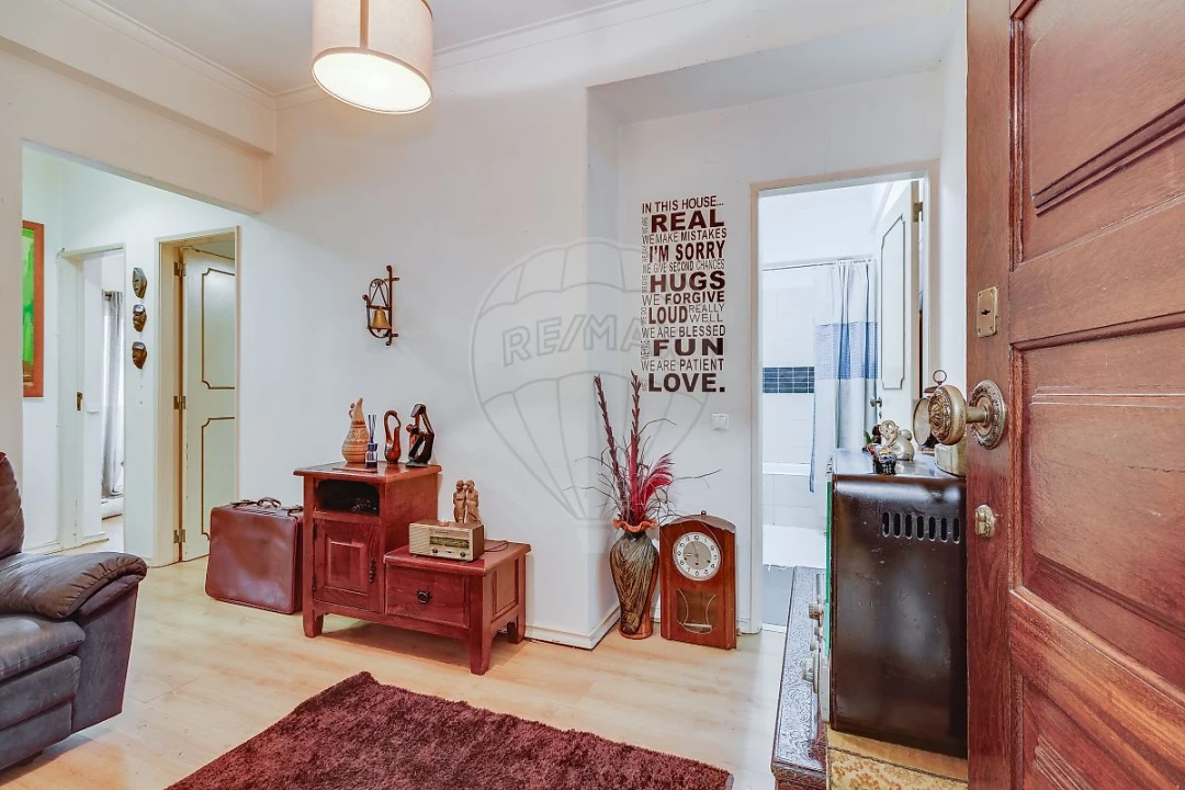 Apartamento T1 para Venda em Póvoa de Santo Adrião e Olival Basto Foto 2