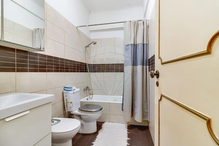 Apartamento T1 para Venda em Póvoa de Santo Adrião e Olival Basto Foto 1