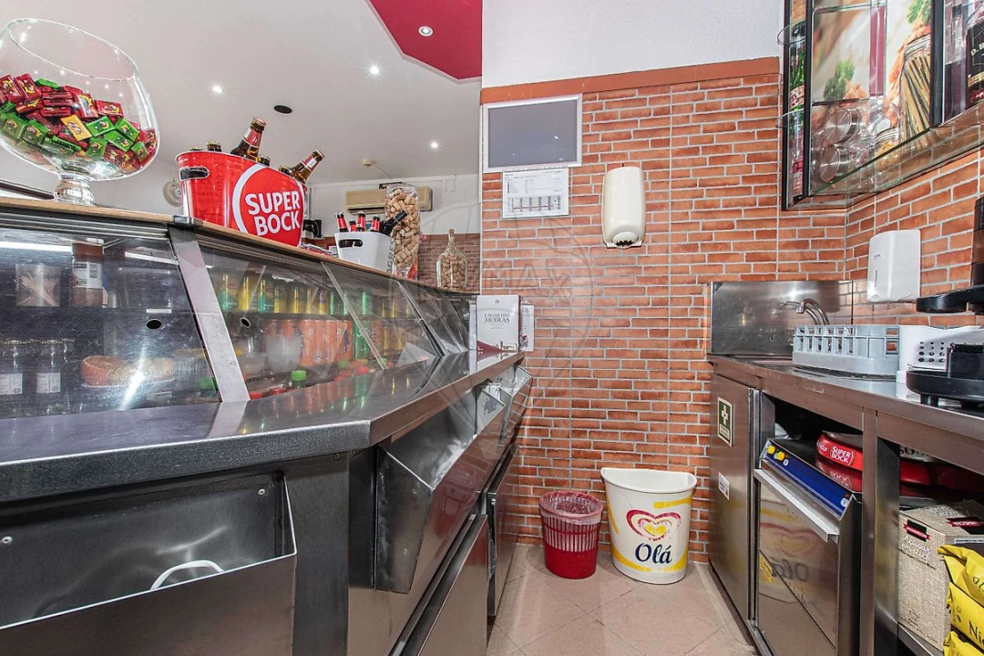 Loja para Venda em Vialonga Foto 11