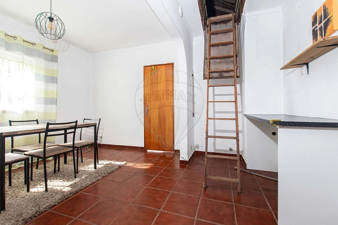 Moradia T2 para Venda em Vermelha Foto 8