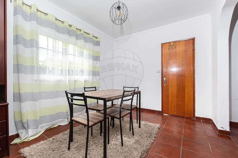 Moradia T2 para Venda em Vermelha Foto 2