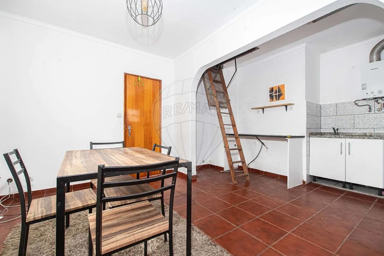 Moradia T2 para Venda em Vermelha Foto 6