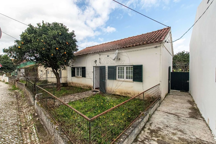 Moradia T2 para Venda em Vermelha Foto 4