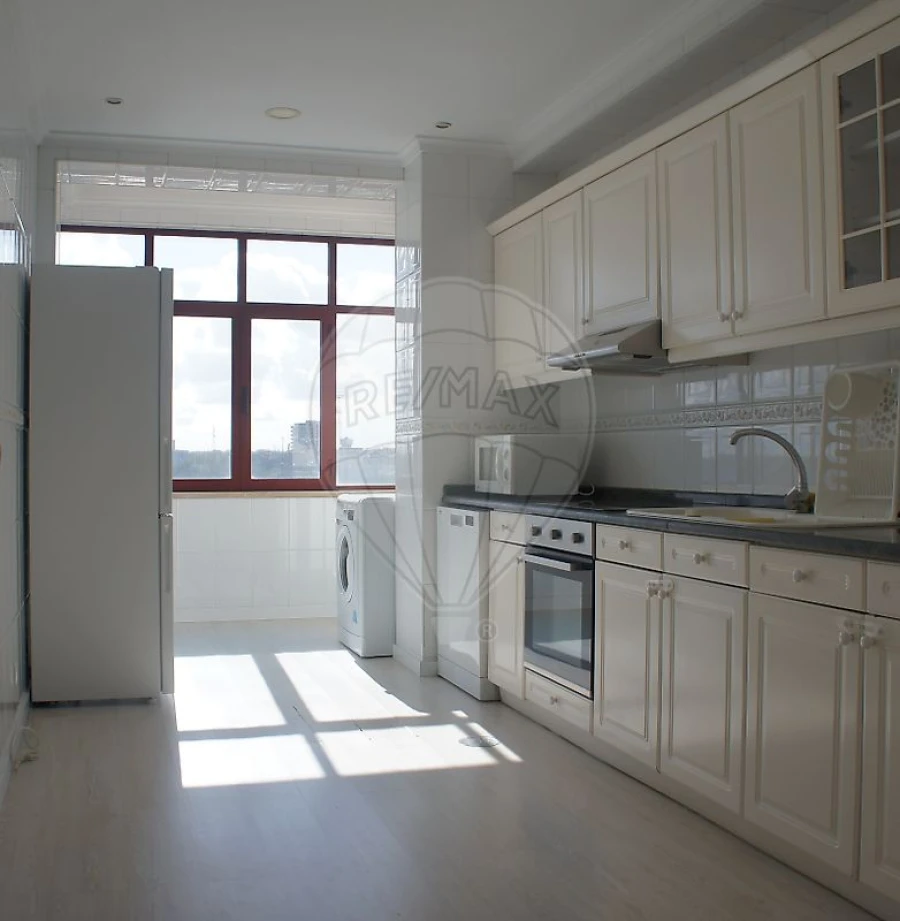 Apartamento T2 para Arrendamento em Glória e Vera Cruz Foto 12