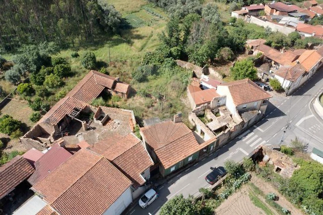 Moradia T3 para Venda em Avelãs de Cima Foto 2