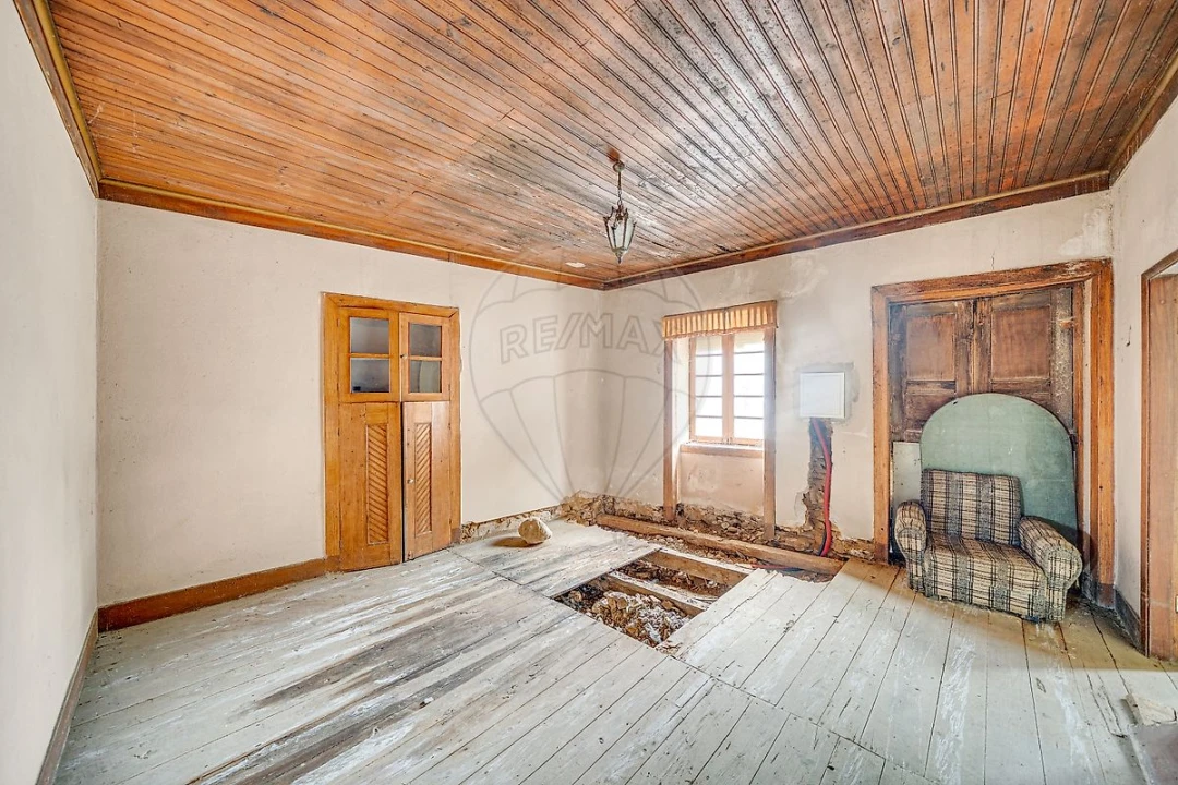 Moradia T3 para Venda em Avelãs de Cima Foto 5